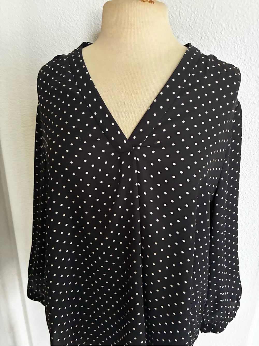 Vince Camuto polka dot blouse - Picture 3 of 5